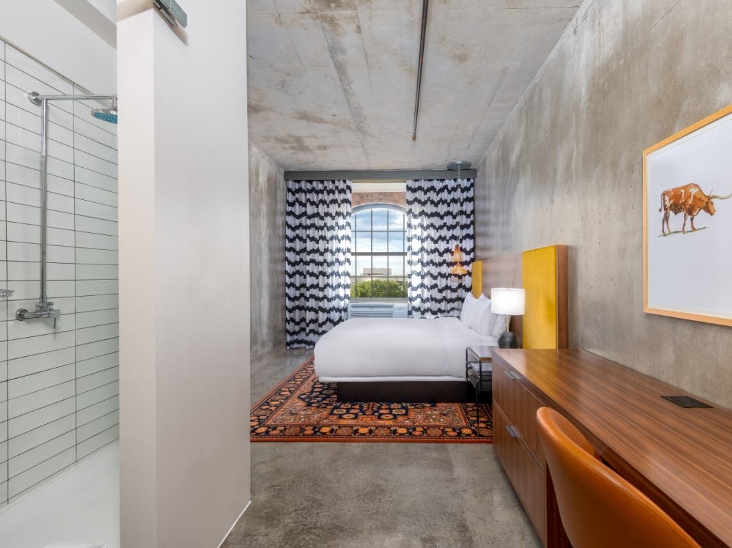 Loft-style king room at NYLO Las Colinas Hotel